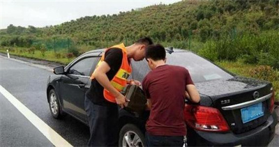 杞县永福道路救援